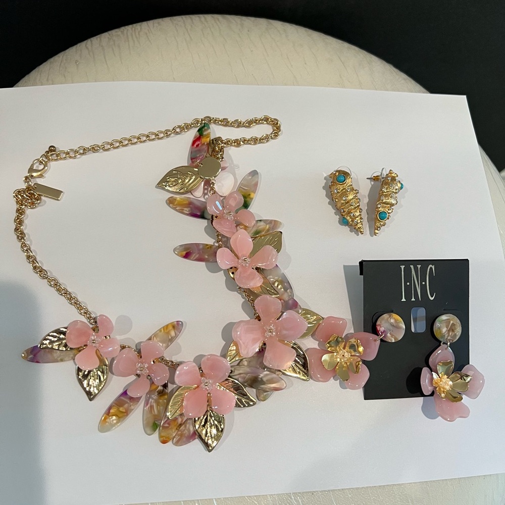 INC Pink and Gold toned Floral Jewelry Set and Seashell Earring.